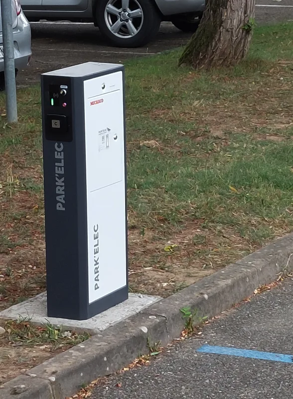 borne de recharge hager